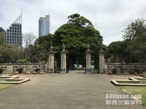 麦吉尔大学本科学费